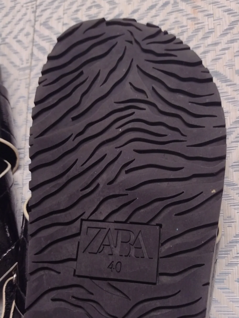 Zara Black Patent Cross-Strap Slingback Sandals,Comfortable and soft. - Picture 9 of 16